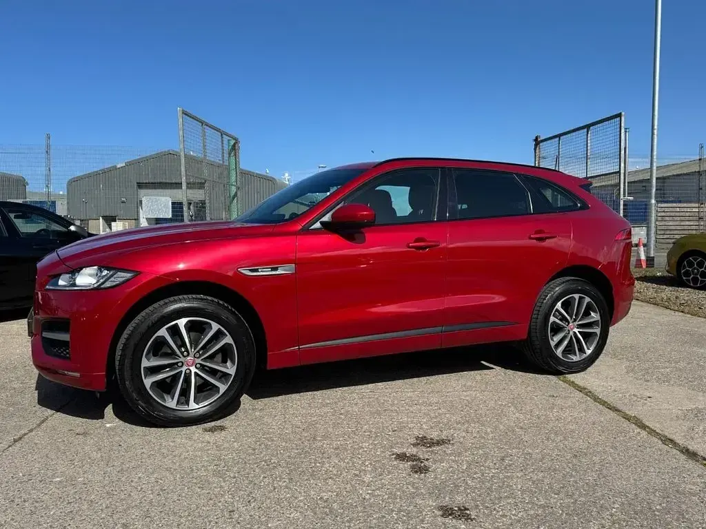 Used Jaguar F-Pace R-Sport 180 HP (132 kW) 2018 Red SUV