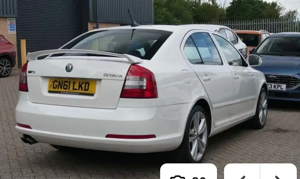 Used Skoda Octavia vRS 225 HP (165 kW) 2011 White Hatchback