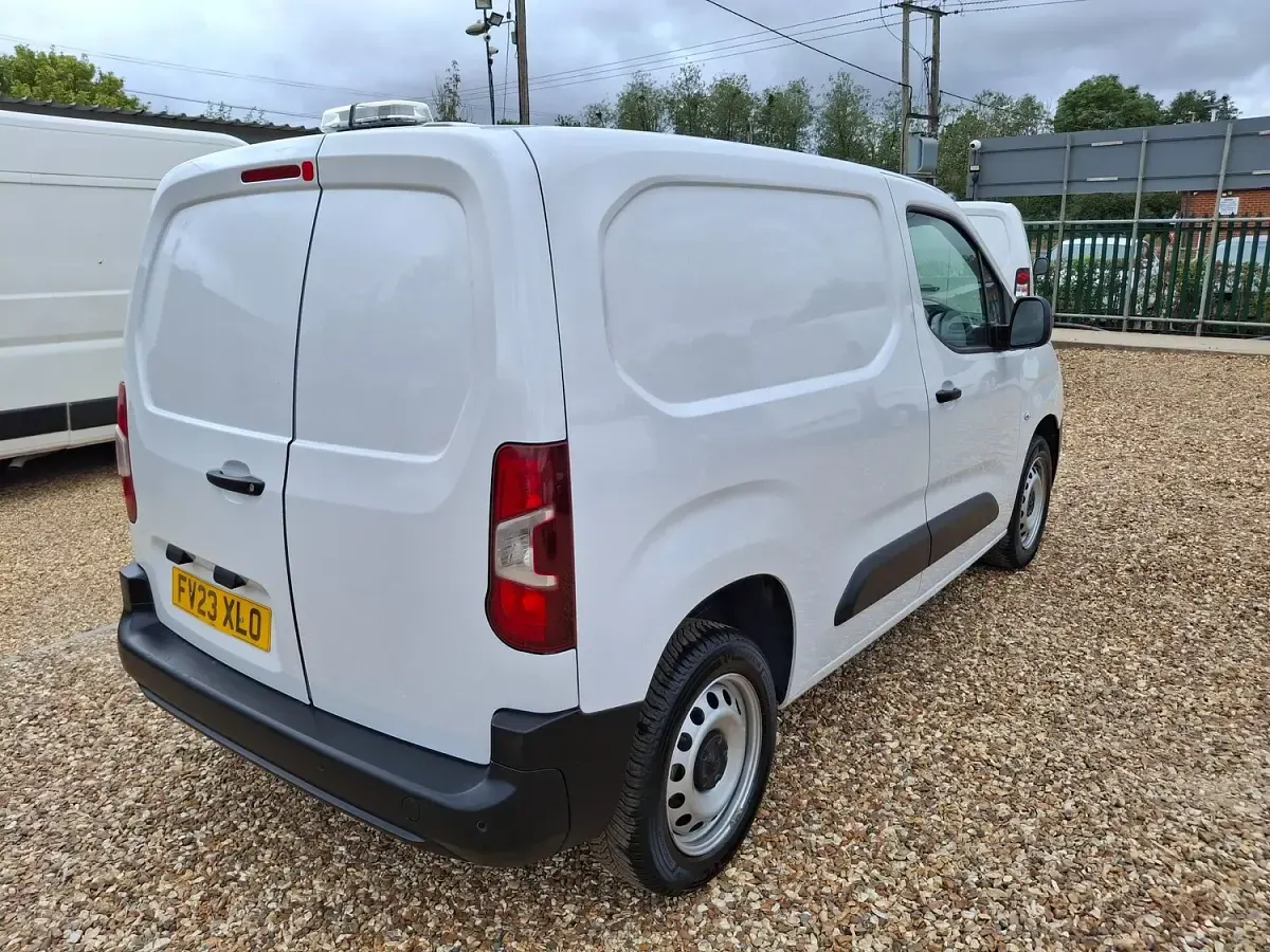 Used Peugeot Partner Premium 131 HP (96 kW) 2023 White MPV