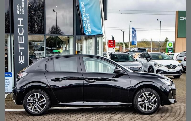 Used Peugeot 208 Active+ 101 HP (74 kW) 2023 Black Hatchback