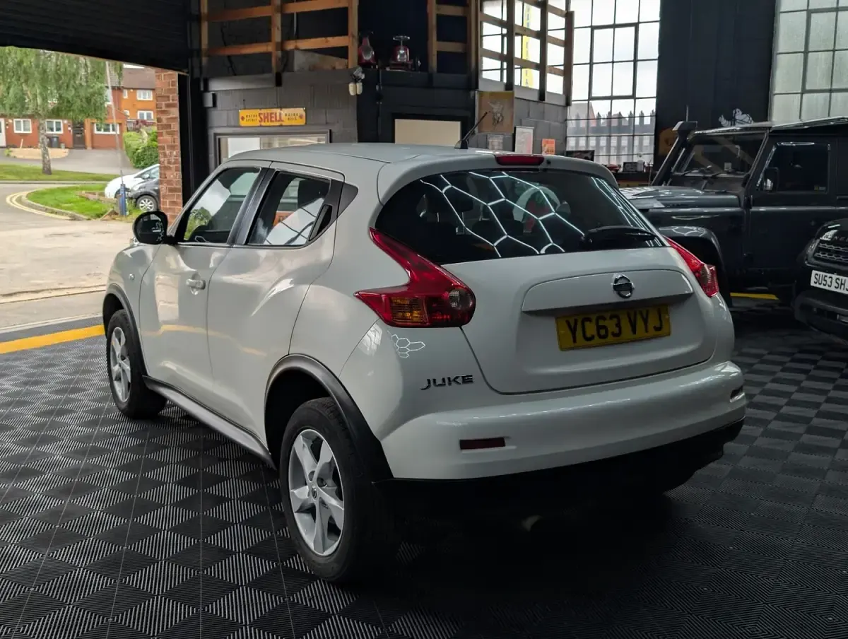 Used Nissan Juke Visia 94 HP (69 kW) 2013 White SUV