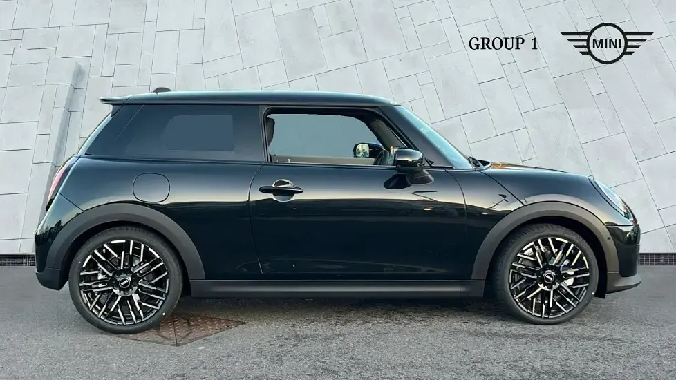 Used Mini Cooper S Hatch 201 HP (147 kW) 2025 Black Hatchback