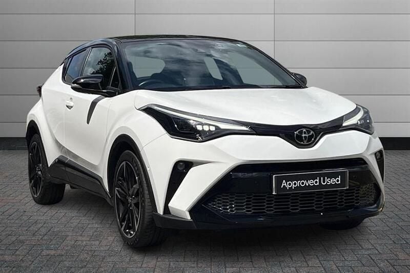 Platinum white Used 2023 Toyota C-HR Sport SUV | £23,550 (Fair price) - Image 1/4