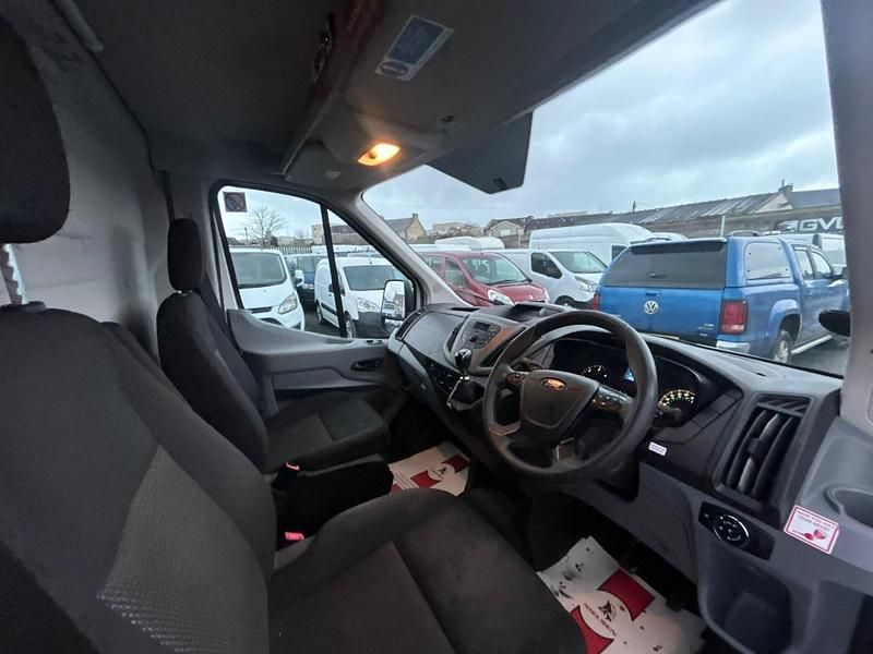 Used Ford Transit 130 HP (95 kW) 2018 White Estate