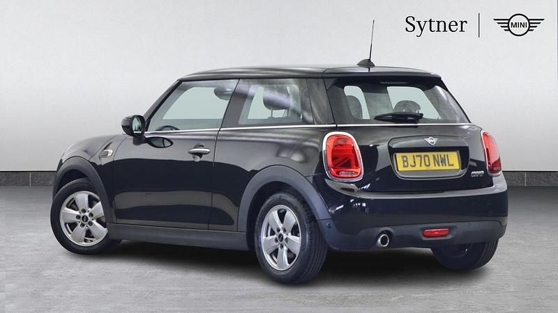 Usado Mini Cooper Classic 134 CV (98 kW) 2020 Negro Utilitario