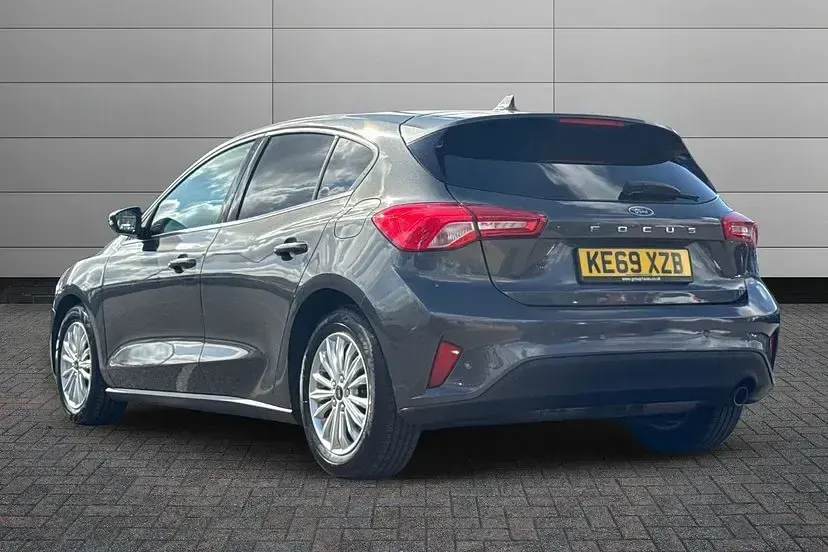 Used Ford Focus Titanium 123 HP (90 kW) 2020 Grey Hatchback