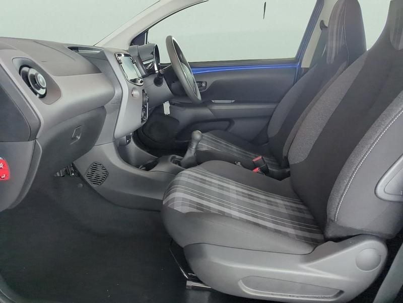 Used Peugeot 108 Active 72 HP (52 kW) 2019 Blue Hatchback