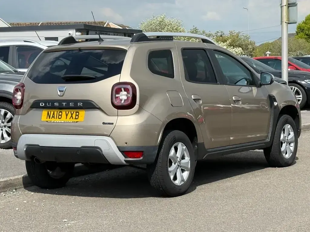 Used Dacia Duster Comfort 115 HP (84 kW) 2018 Beige SUV