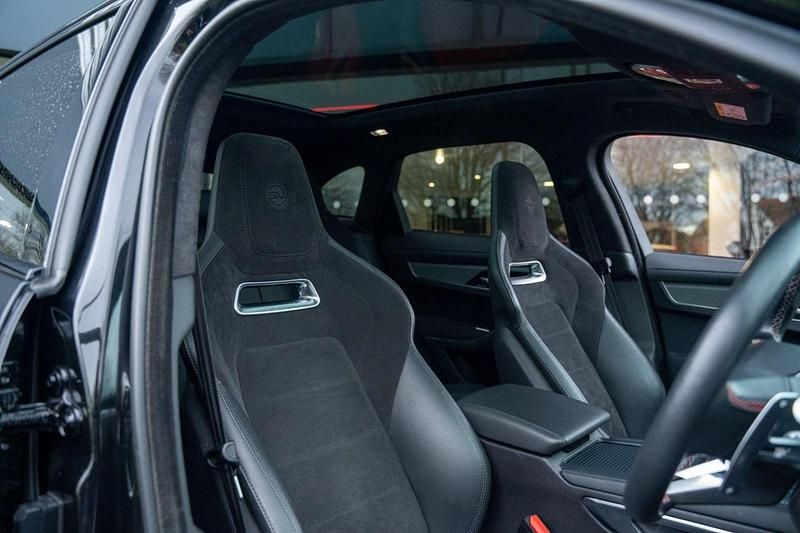 Used Jaguar F-Pace SVR 550 HP (404 kW) 2022 Black SUV