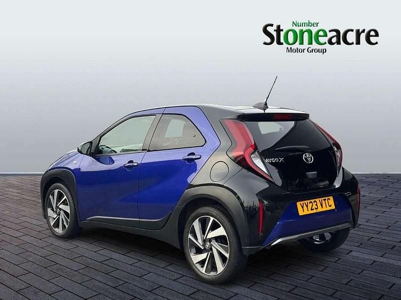 Used Toyota Aygo X 72 HP (52 kW) 2023 Blue SUV
