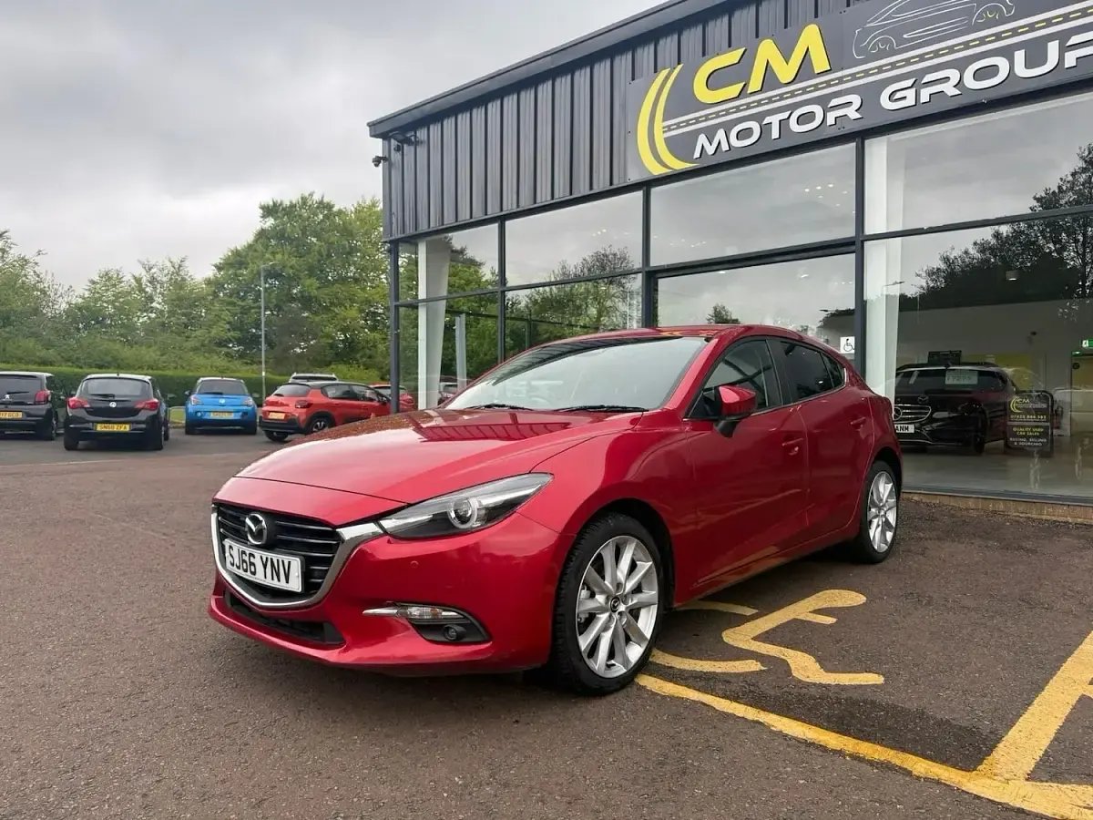 Used Mazda 3 Inclusive 105 HP (77 kW) 2016 Red Hatchback