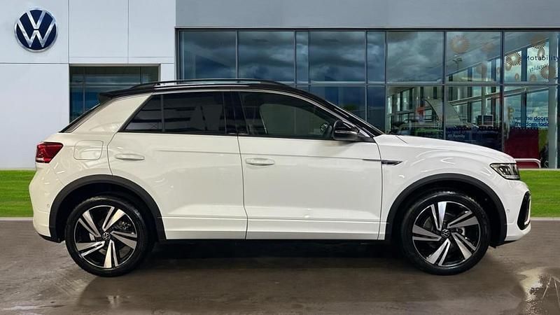 New VW T-Roc R-line 150 HP (110 kW) 2025 Pure white / black SUV