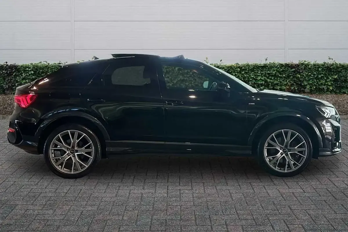 Used Audi Q3 Advanced 245 HP (180 kW) 2023 Black SUV