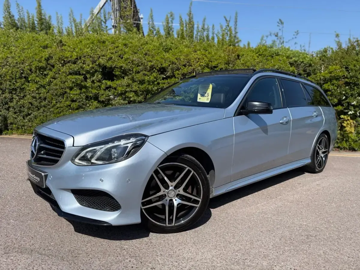 Begagnad Mercedes E220 Premium 2015 Silver Kombi