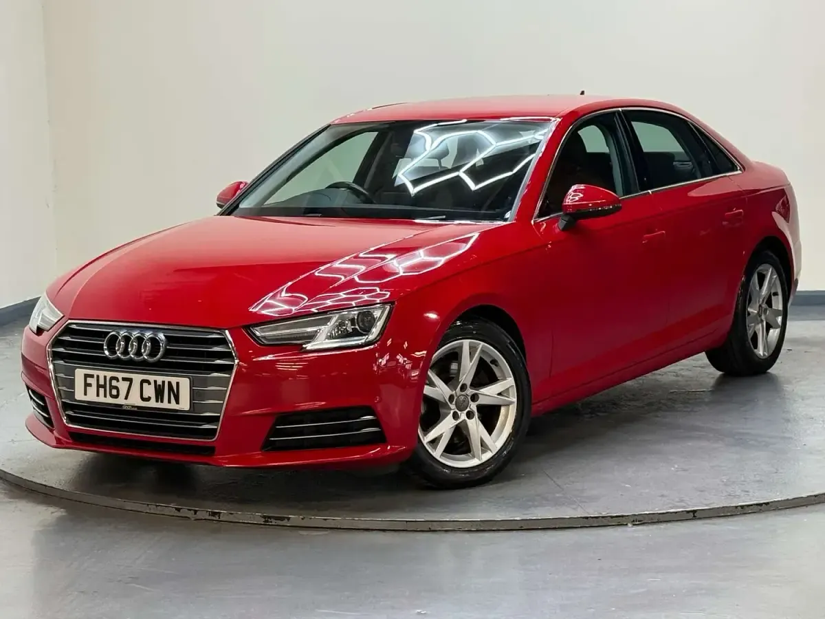 Used Audi A4 Advanced 190 HP (139 kW) 2018 Red Sedan