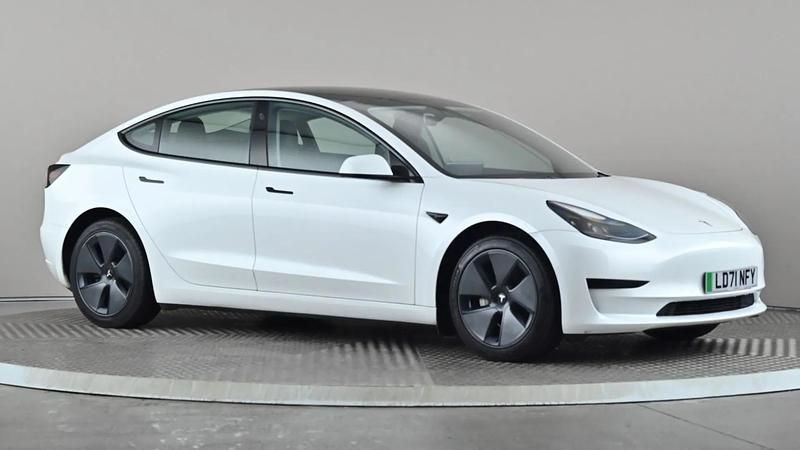 White Used 2021 Tesla Model 3 Standard Range Sedan | £18,598 (Fair price) - Image 1/3