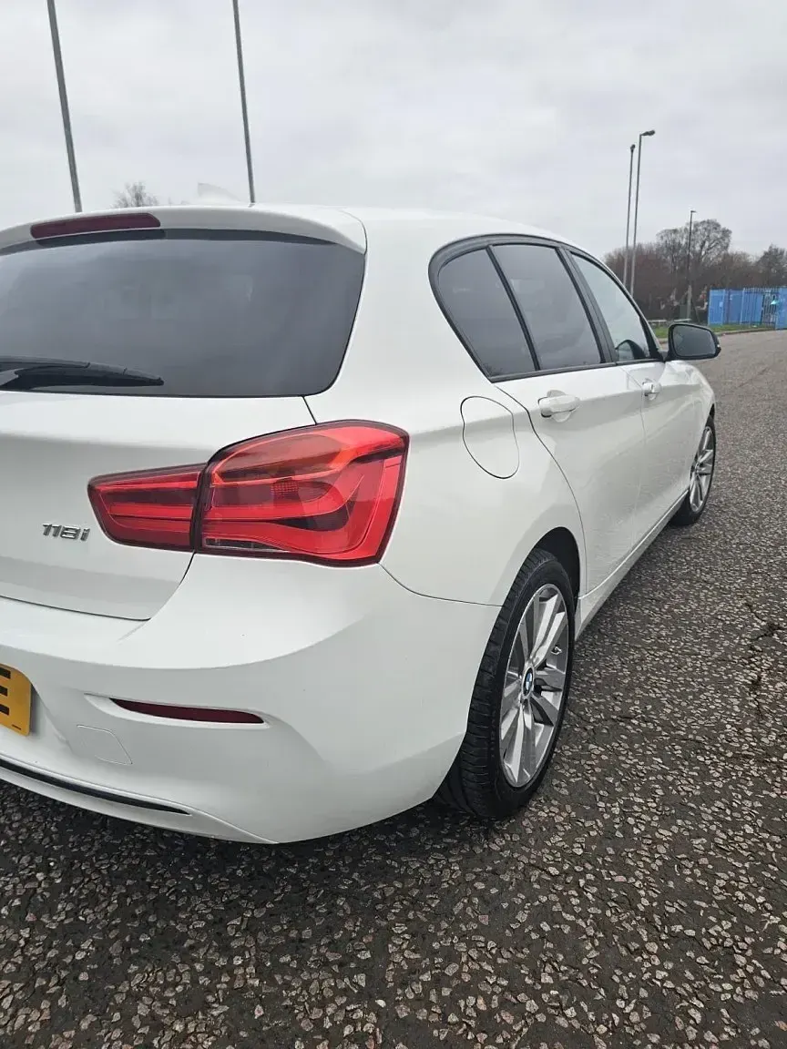 Usado BMW 118 Sport Line 2018 Branco Citadino