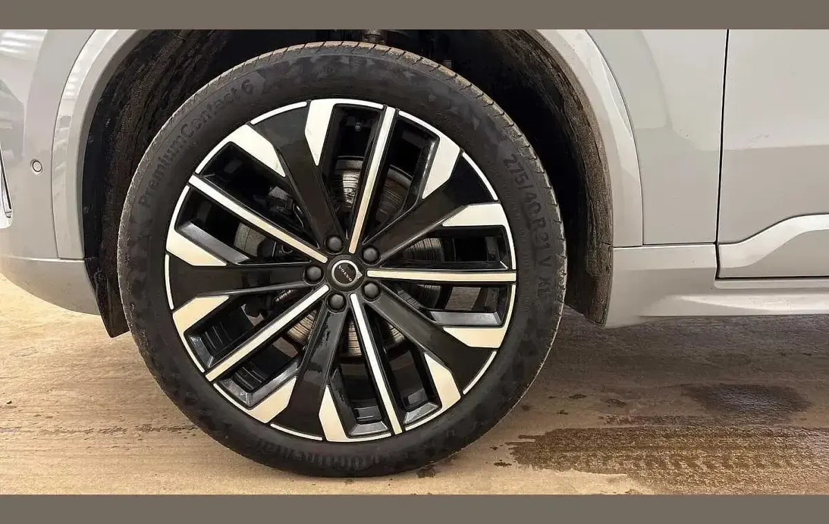 Usado Volvo XC90 Ultra 247 HP (181 kW) 2025 Cinzento SUV