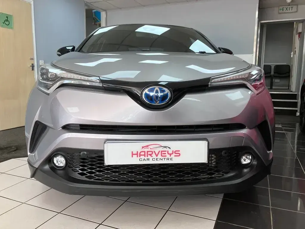 Used Toyota C-HR 122 HP (89 kW) 2017 Silver SUV