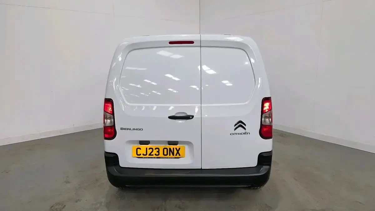 Used Citroën Berlingo 100 HP (73 kW) 2023 White MPV