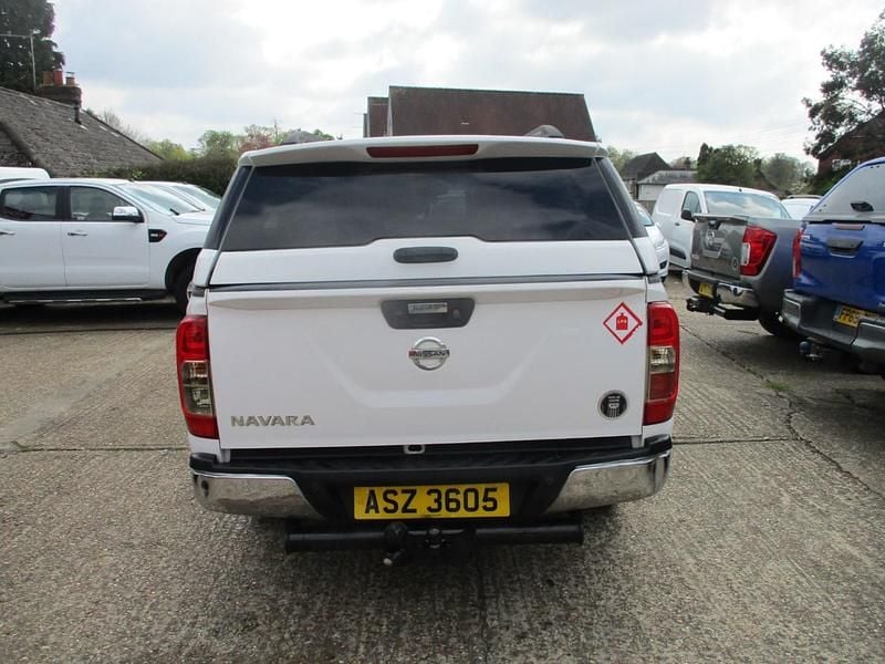 Used Nissan Navara Tekna 2017 White Pickup