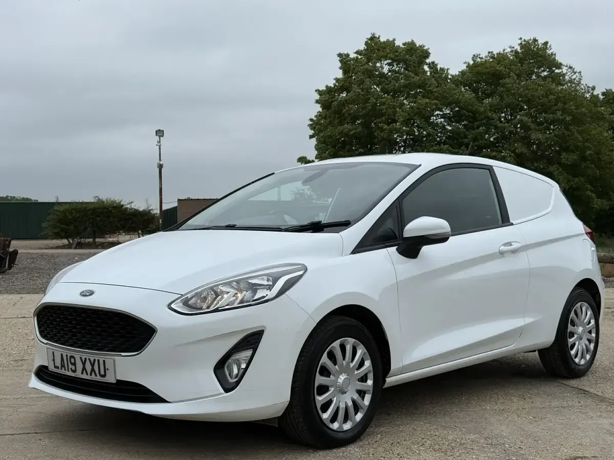 Used Ford Fiesta 2019 White Hatchback