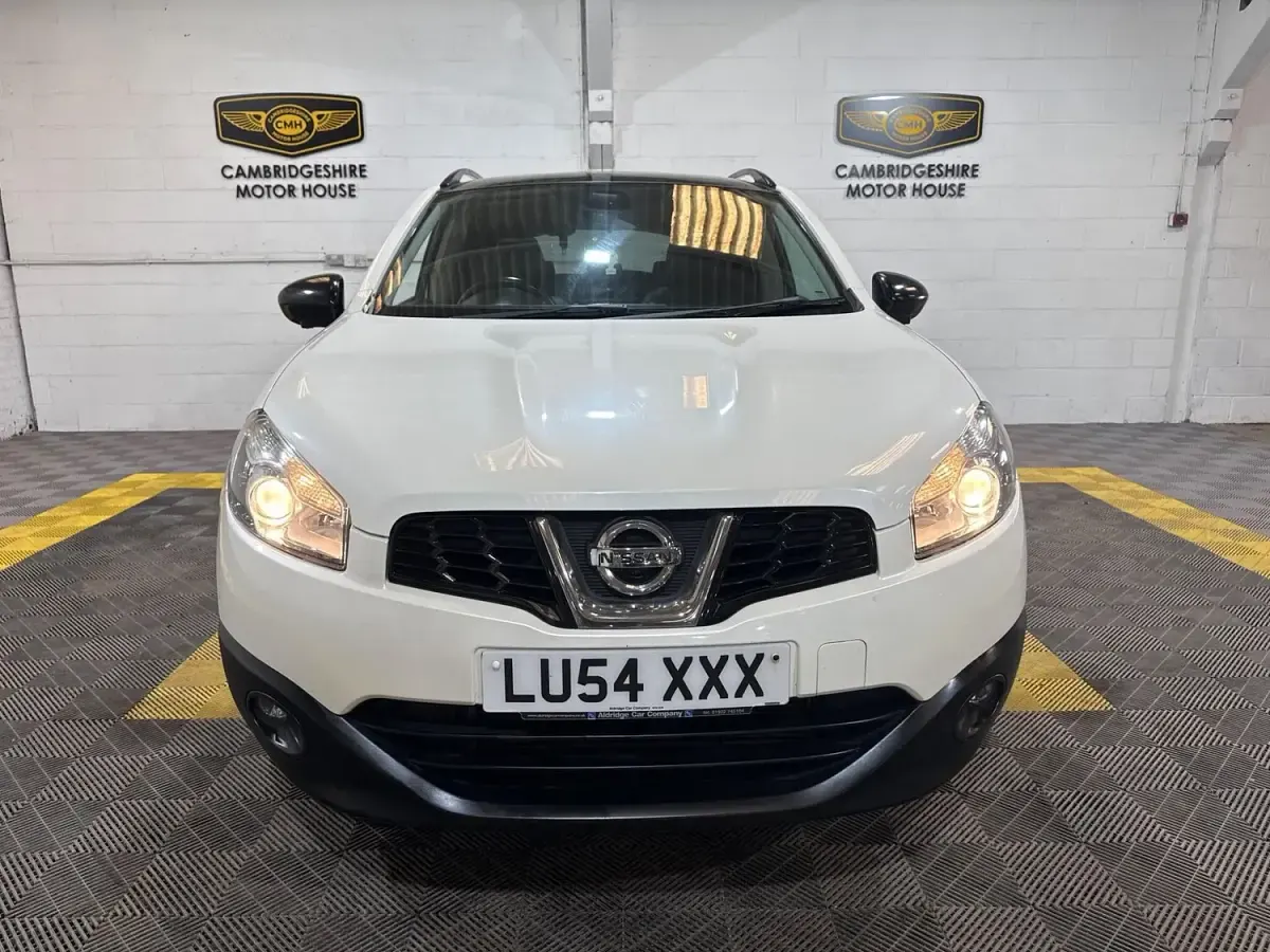 Used Nissan Qashqai 360º 130 HP (95 kW) 2013 White SUV