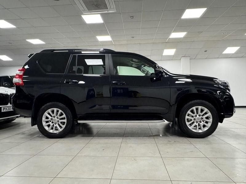 Used Toyota Land Cruiser 190 HP (139 kW) 2015 Black SUV