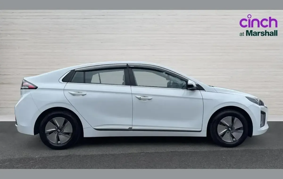 Used Hyundai Ioniq Premium 141 HP (103 kW) 2021 White Hatchback