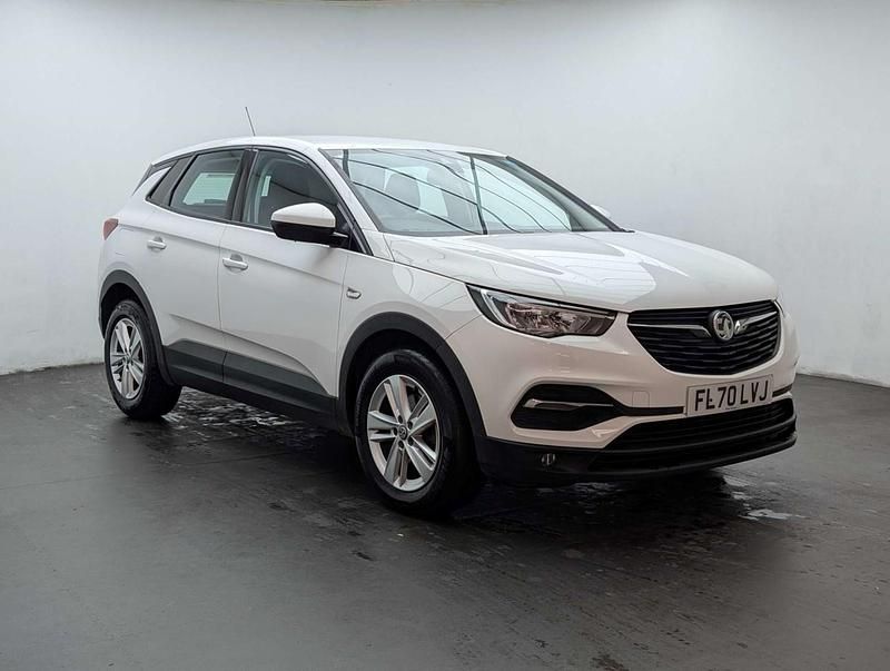 Used Vauxhall Grandland X S 130 HP (95 kW) 2020 White SUV