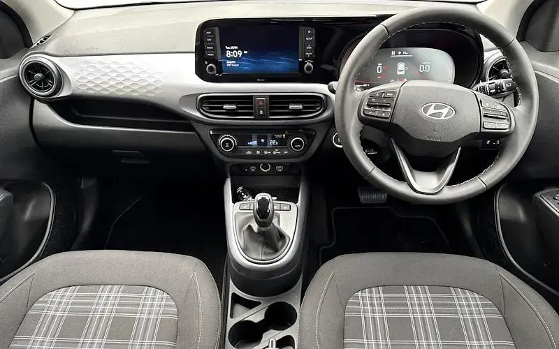 Used Hyundai i10 Premium 79 HP (58 kW) 2026 White Hatchback