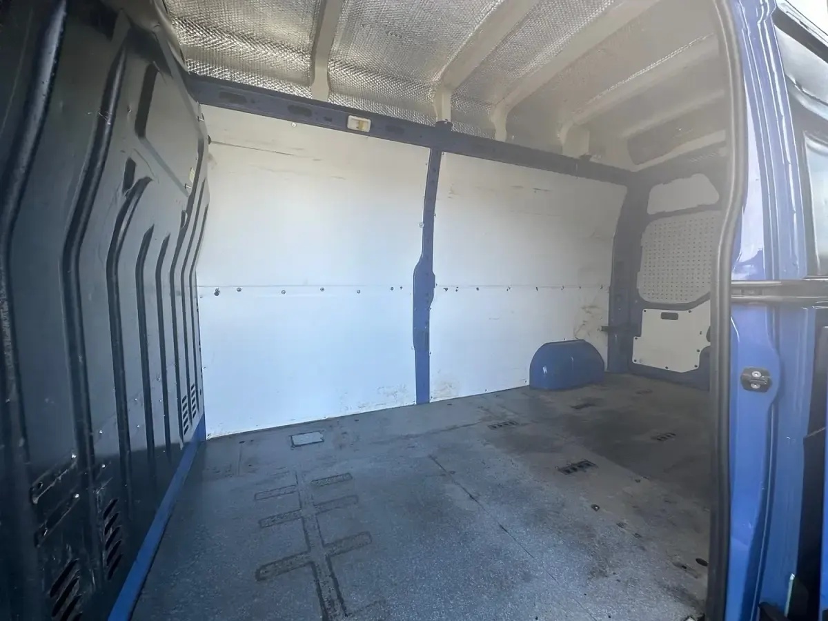 Used Vauxhall Movano 145 HP (106 kW) 2017 Blue MPV