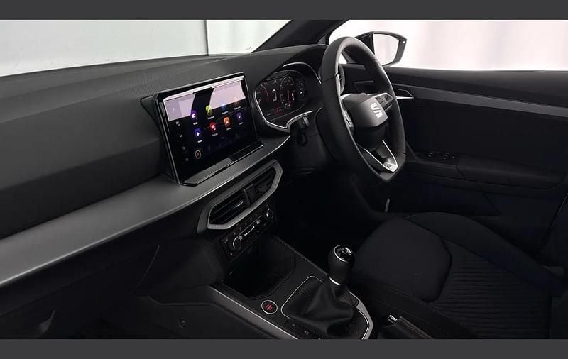 New Seat Arona Black Edition 113 HP (83 kW) 2025 White SUV