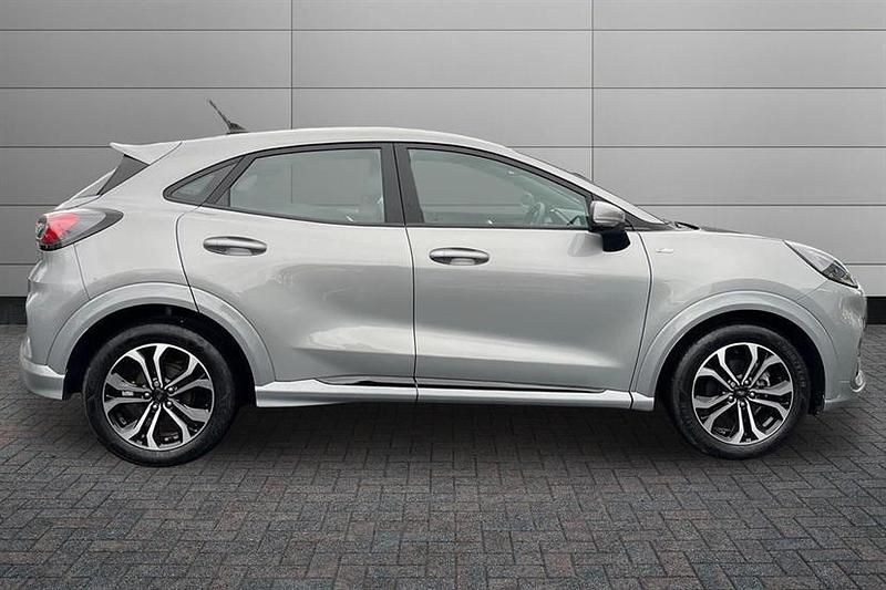 Used Ford Puma ST-Line 125 HP (91 kW) 2022 Solar silver Hatchback