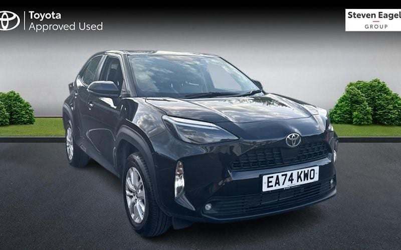 Used 2025 Toyota Yaris Hybrid Estate | £22,988 (Good price) - Image 1/4