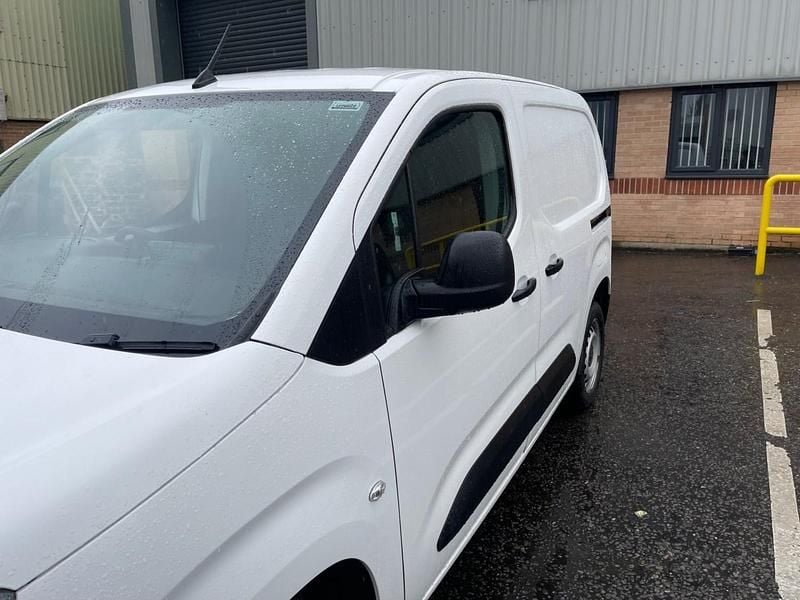 Used Toyota Proace Active 120 HP (88 kW) 2022 White MPV