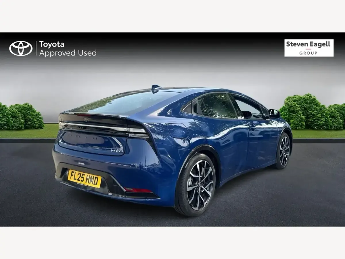 Used Toyota Prius 2025 Blue Hatchback