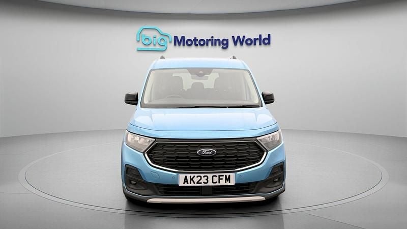 Usado Ford Grand Tourneo Connect Active 121 HP (88 kW) 2023 Azul Monovolume