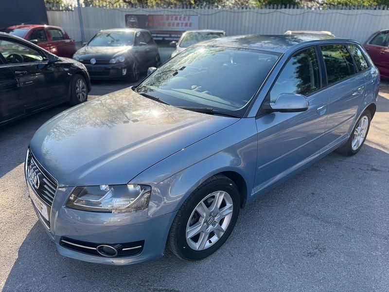 Używany Audi A3 2011 Niebieski Hatchback