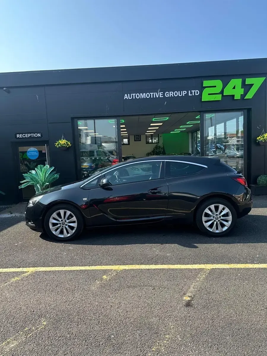 Used Vauxhall Astra GTC SRi 2014 Black Hatchback