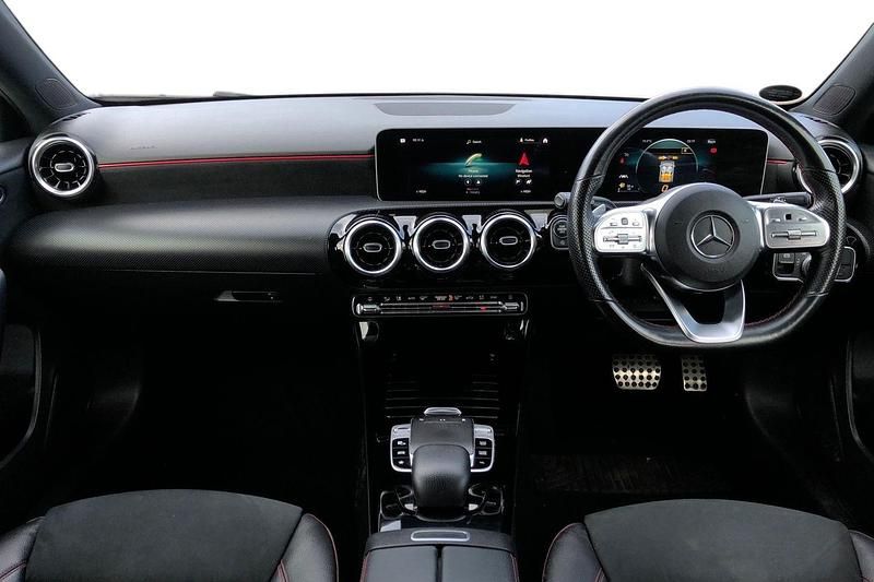 Used Mercedes A180 Executive 116 HP (85 kW) 2018 White Hatchback