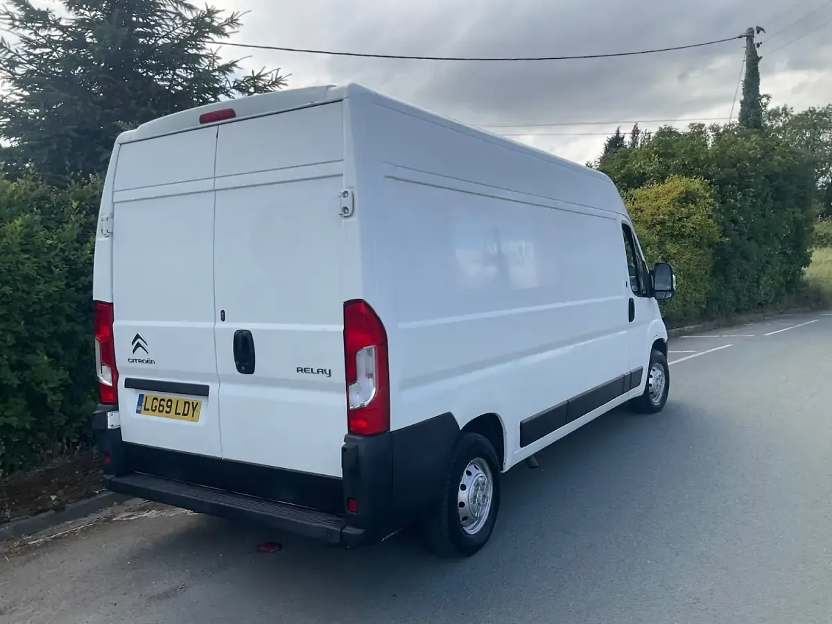 Used Citroën Relay 140 HP (102 kW) 2019 White Van
