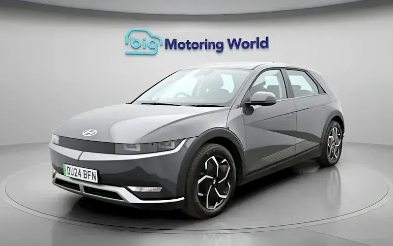 Usado Hyundai Ioniq SE 125 kW (170 CV) 2023 Gris Utilitario