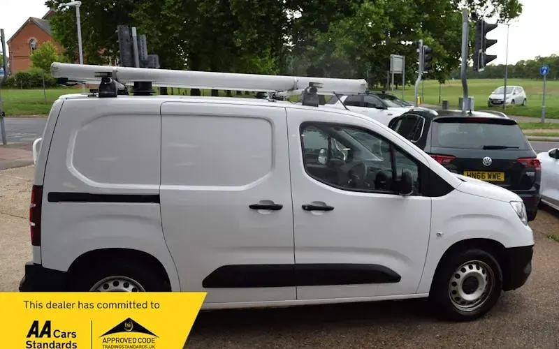 Used Vauxhall Combo Edition 101 HP (74 kW) 2019 MPV