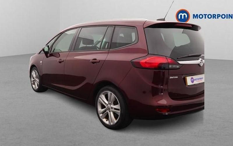 Used Vauxhall Zafira Tourer SRi 140 HP (102 kW) 2018 Red MPV