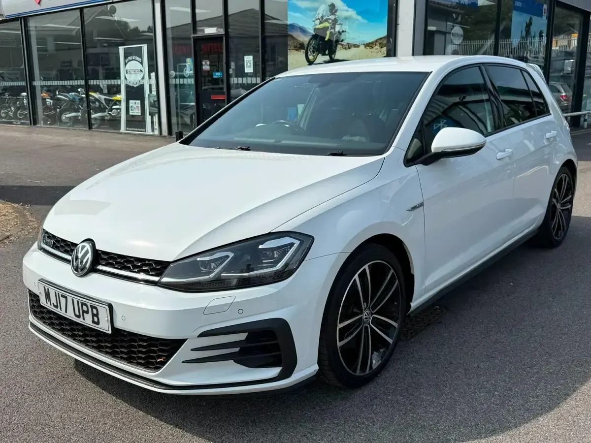 Used VW Golf VII GTD 184 HP (135 kW) 2017 White Hatchback