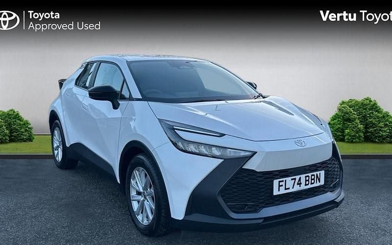 Used 2026 Toyota C-HR SUV | £22,980 (Super price) - Image 1/4