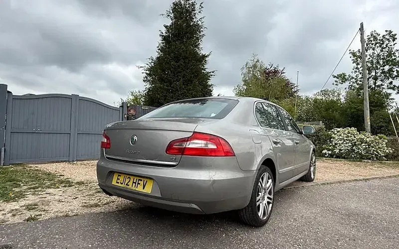 Used Skoda Superb Elegance 140 HP (102 kW) 2013 Hatchback