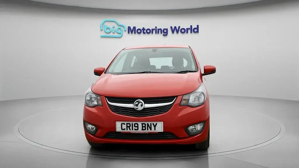 Second-hand Vauxhall Viva 73 CP (53 kW) 2019 Roșu Hatchback