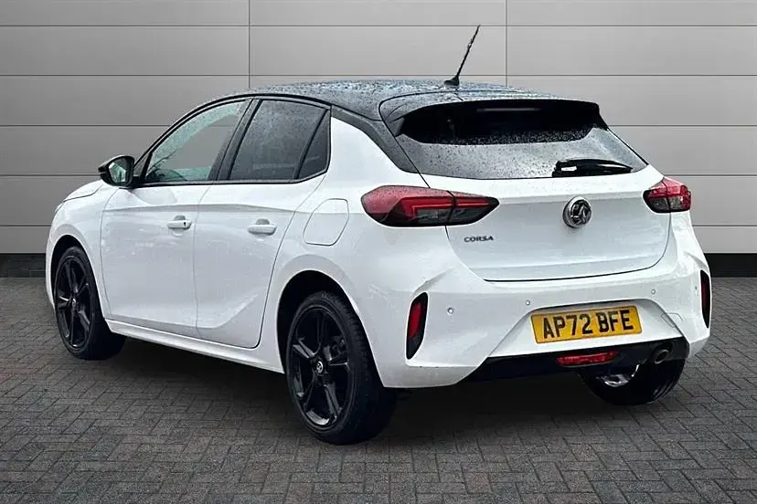 Used Vauxhall Corsa 100 HP (73 kW) 2023 White Hatchback